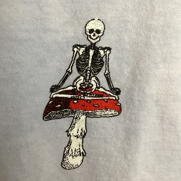 Lavender Skeleton Tshirt - Picture 3 of 4